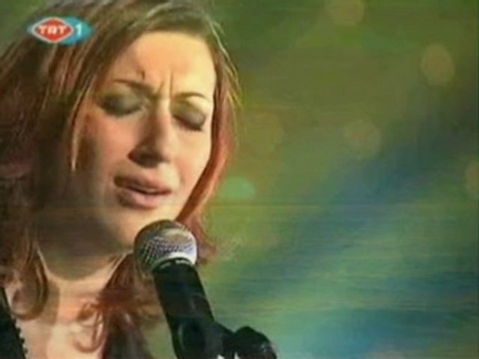 AKŞAM ,OLUR, KARANLIGA,  KALIRSIN    ,  GÜLAY