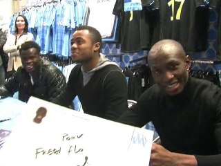OM : Stéphane M'Bia fait une dédicace à Fredy Fautrel