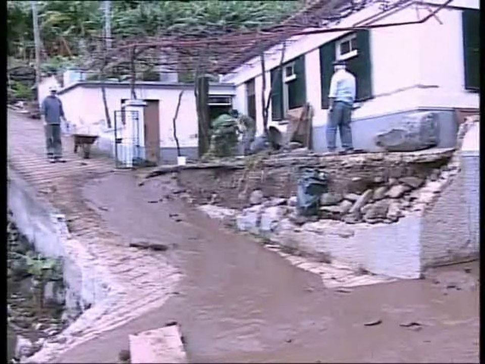 Exército no auxílio às cheias da Madeira 2010
