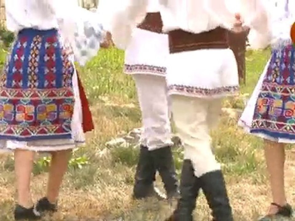 Natalia Barbu - Dragi mi-s mie horele_(HD)