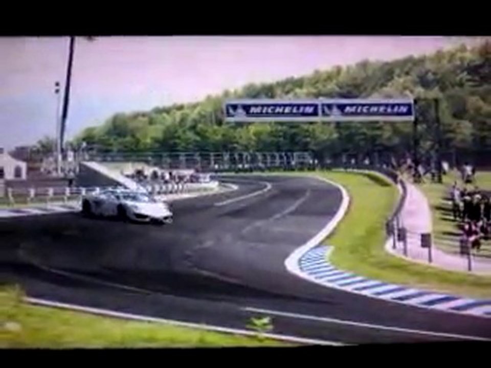drift en Gallardo LP 560 avec 720ch sur circuit Cape Ring