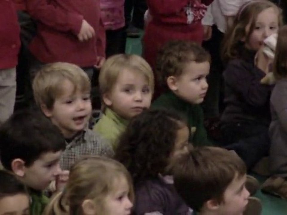 Première fête de l'école de Mael (12/2010) : chanson (4/4)