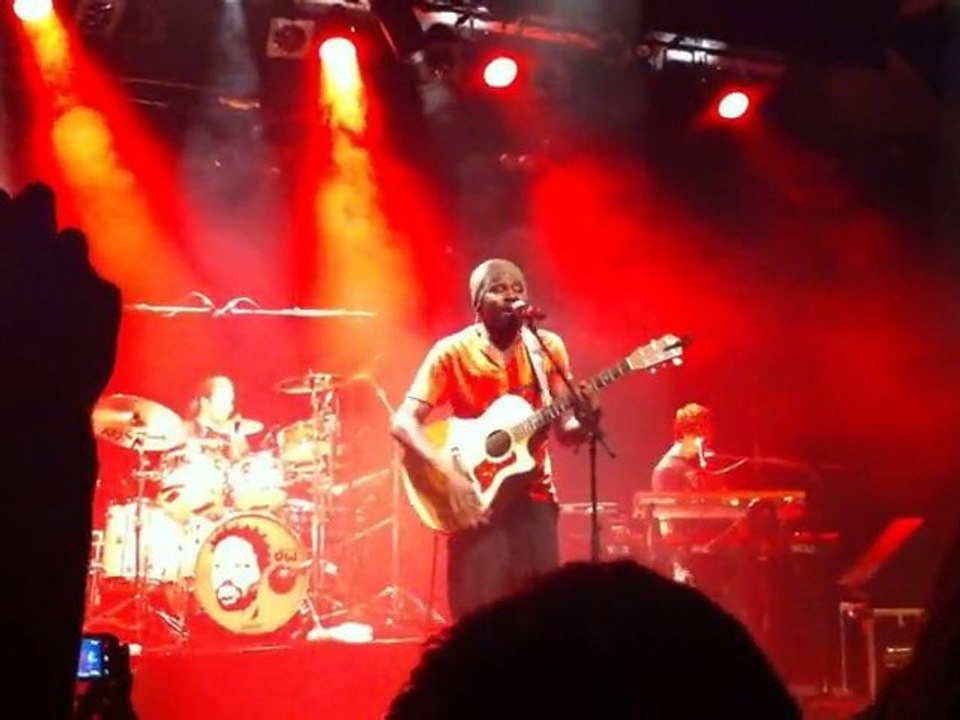 Féfé - The Way You Make Me Feel  - Concert Magny Le Hongre