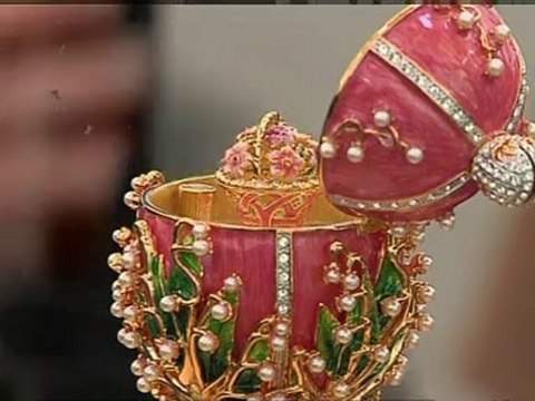 Hundreds of fake Faberge eggs go on display