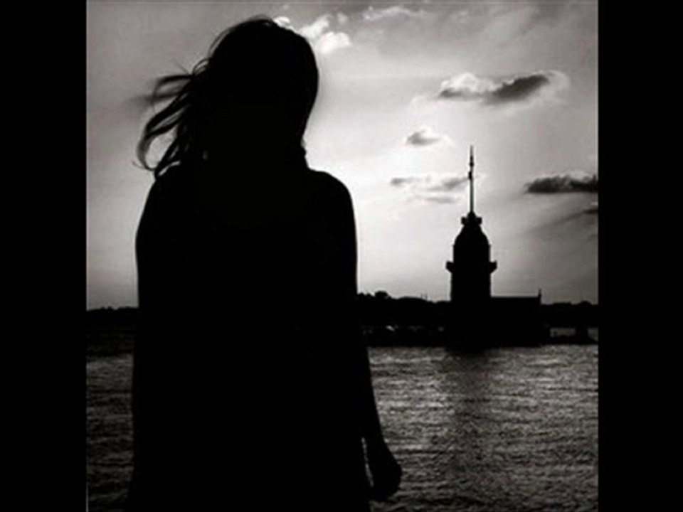 Sürgün-Ayşe Gül-Amatör  ama dinlendirici ve güzel bir ses