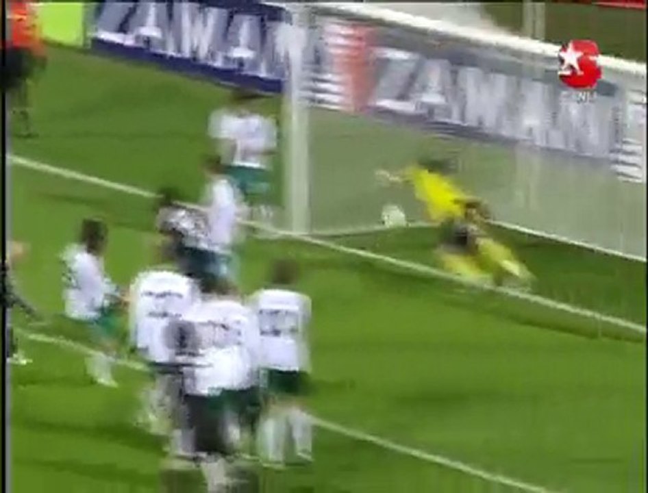 Beşiktaş :2 - Rapid Wien :0 Gol 45' Ernst