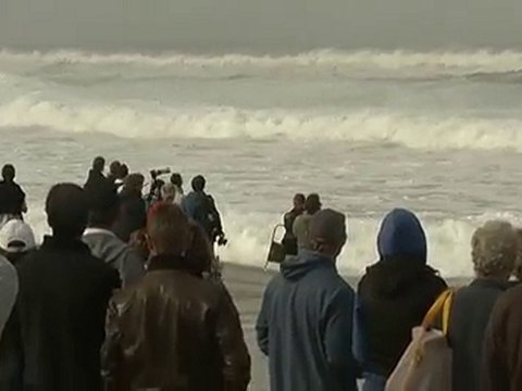 Kelly Slater's 10pt tube - 2010 Quiksilver Pro France