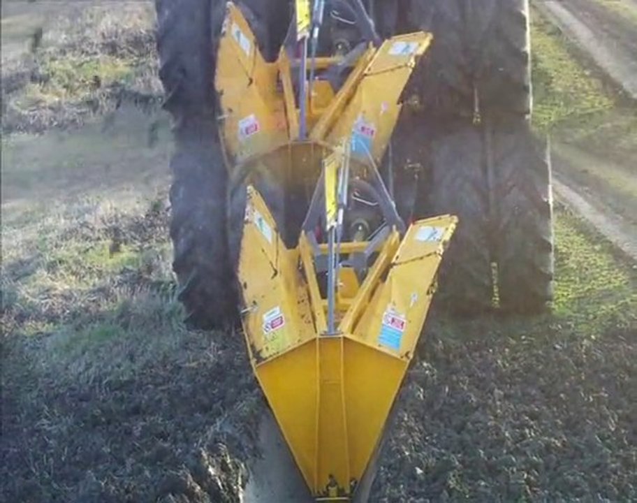 DBR75 Árokásó - Ádám és Társa Kft. videója / Ditching with Dondi DBR75 ditcher