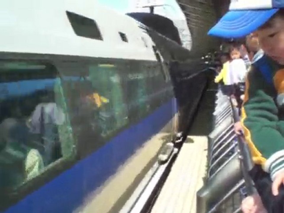 500系「のぞみ」　東京駅発車