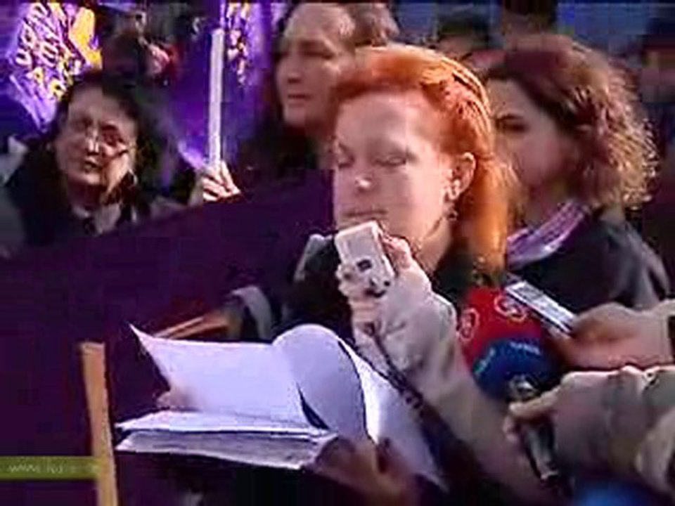 EDP'li kadınlardan adliye önünde protesto