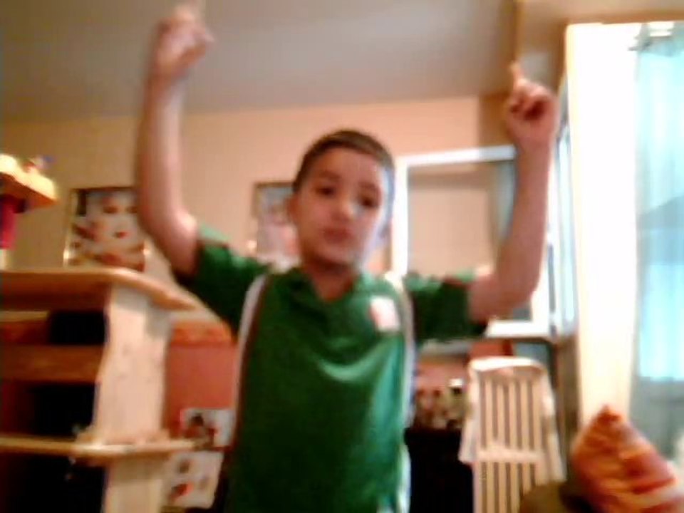 elyes quel chanteur!!!!!!!!