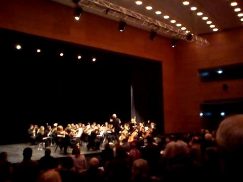 CAEN tout le monde chants .on dirait que