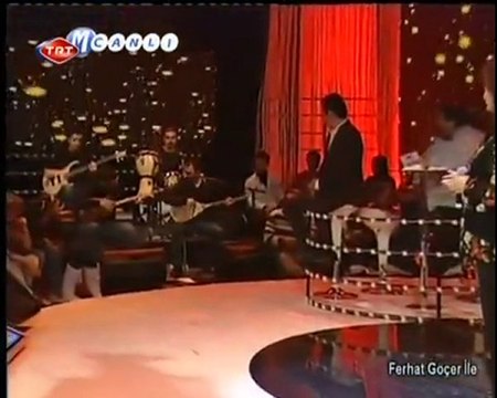 Sabahat Akkiraz Çeke Çeke