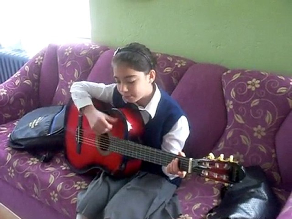 Tuğba Yaren Gitar