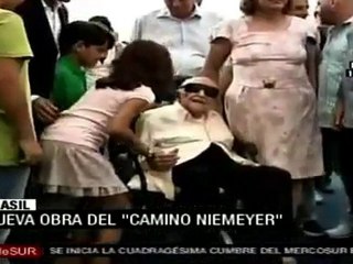 Arquitecto Niemeyer celebra sus 103 años de vida