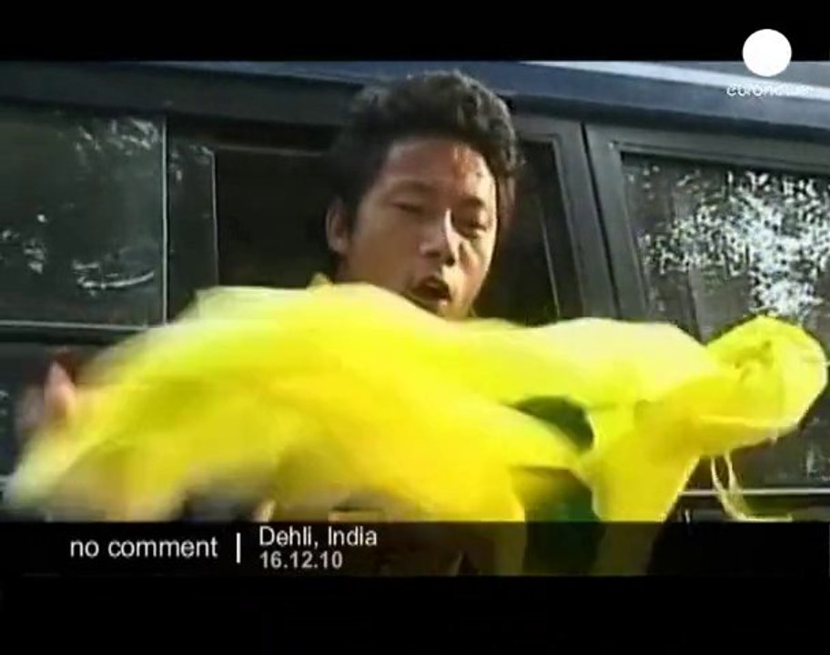 Chinese Premier Wen Jiabao arrives in India - no comment