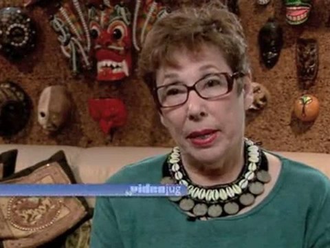 Manners And Body Language Across Cultures : Why should I be careful when looking people from other cultures in the eye?