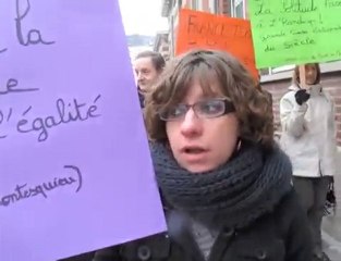 Manifestation pour défendre les droits des enfants autistes