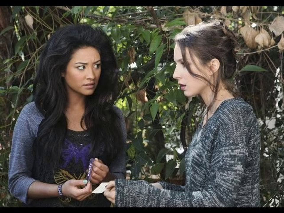 Season 1 Episode 10 -  Pretty Little Liars