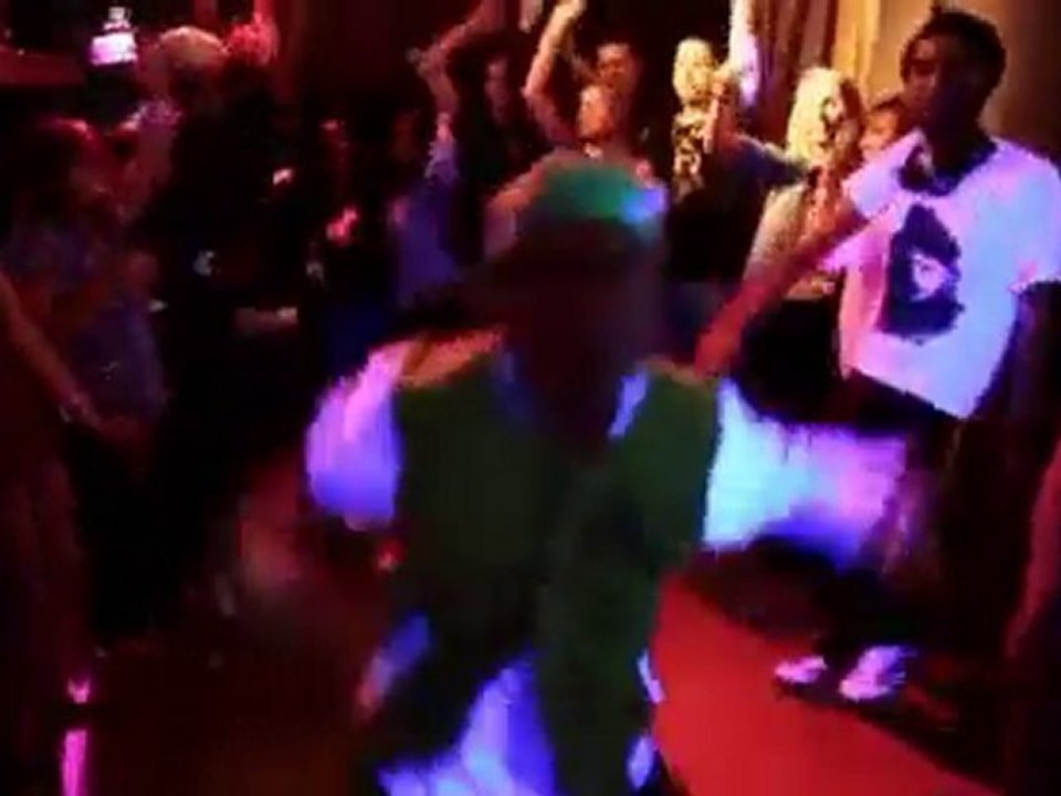 Max Boublil - ChatRoulette (CLIP OFFICIEL)