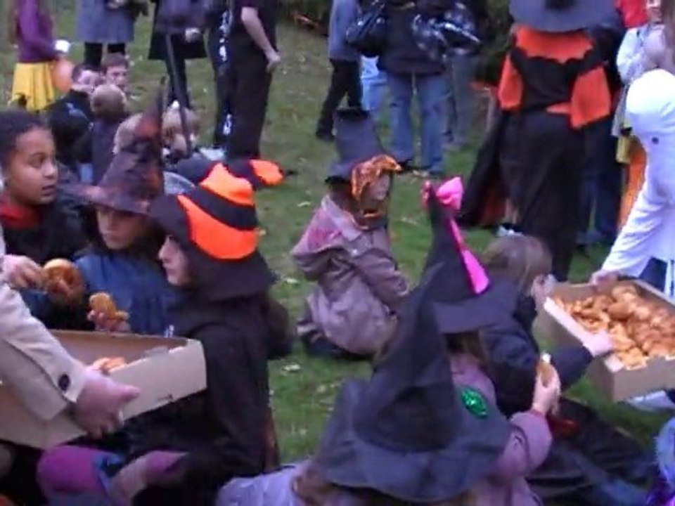 Distribution goûter animation Halloween 2010