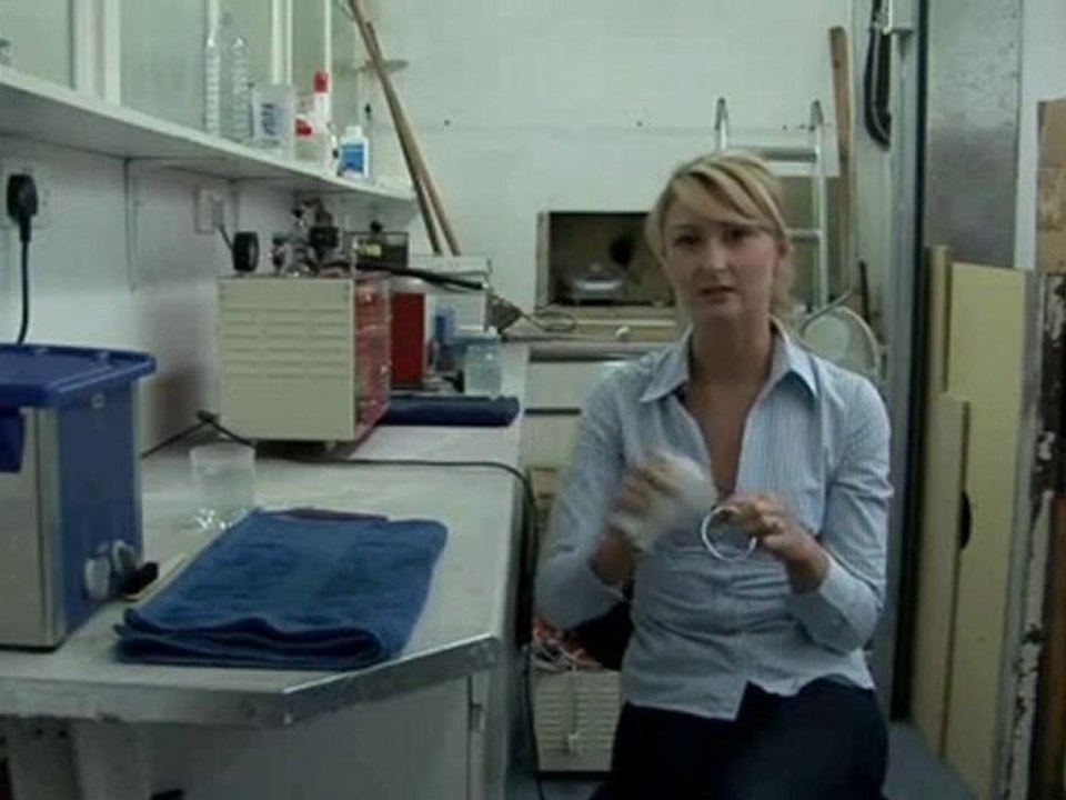 How To Use A Silver Polishing Cloth