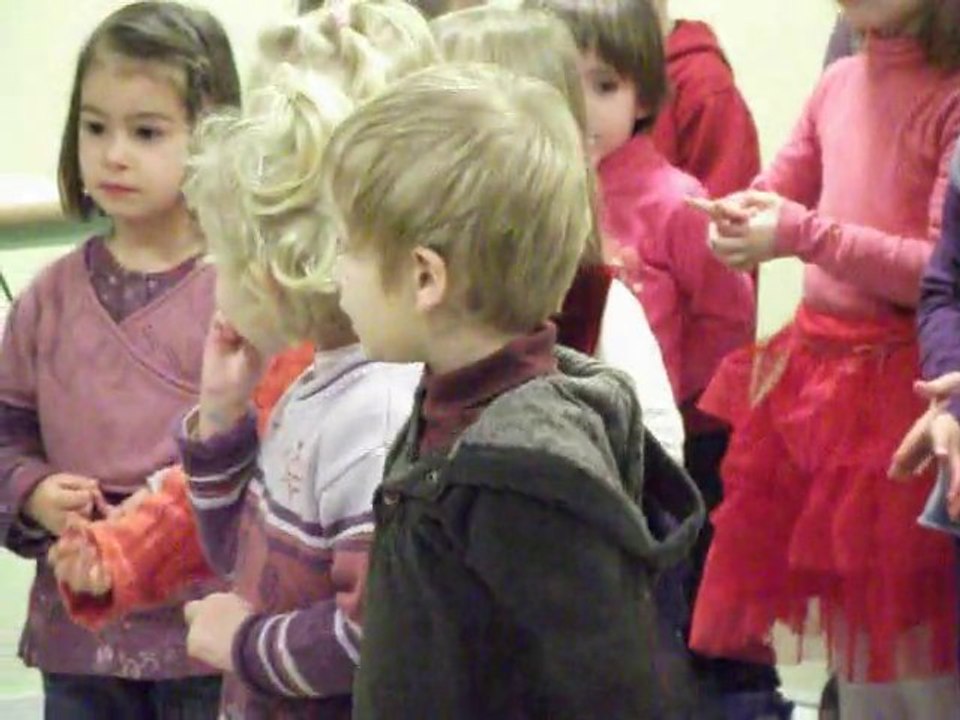 fete noel 2010 - Juliana chez les moyens - chanson 2