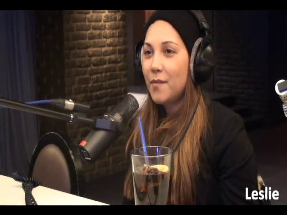 Interview de Leslie en direct du Queenie - Téléthon 2010 1/2