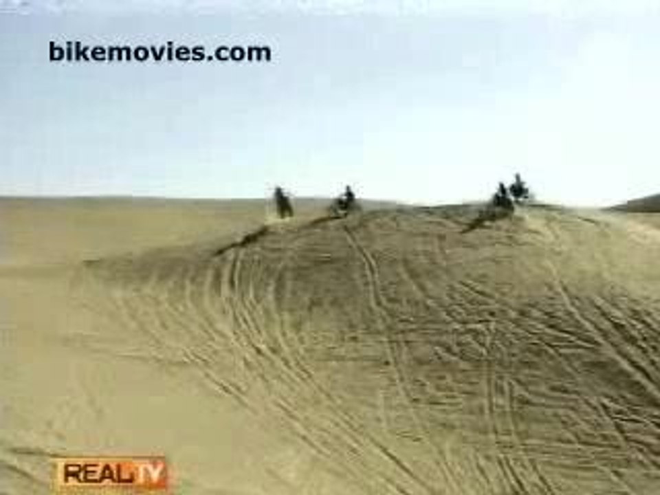 Accident dans le désert en moto