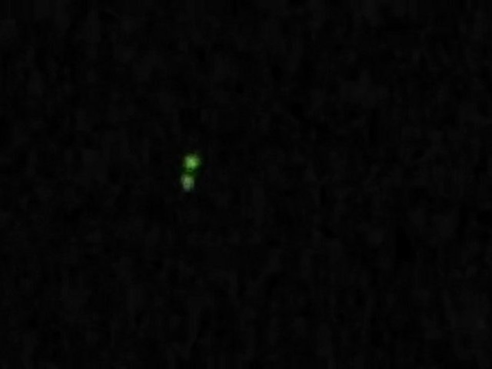 17-Dec-2010 UFO Video Triangle-shaped Craft