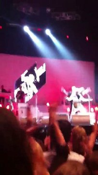 M - Mathieu Chedid et Johnny - Bercy 17/12/2010