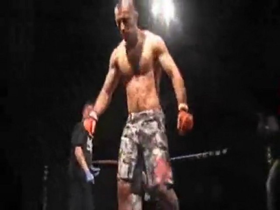Simon Boulter vs Bobby Thomas MKMMA