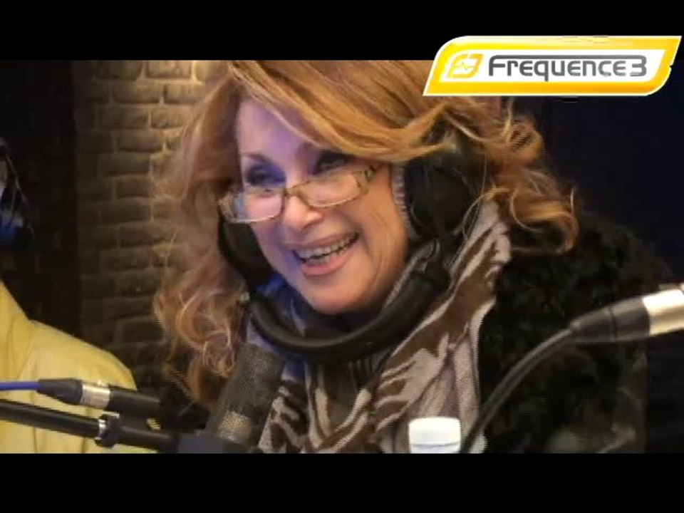 Interview de Julie PIETRI en direct du Queenie - Téléthon