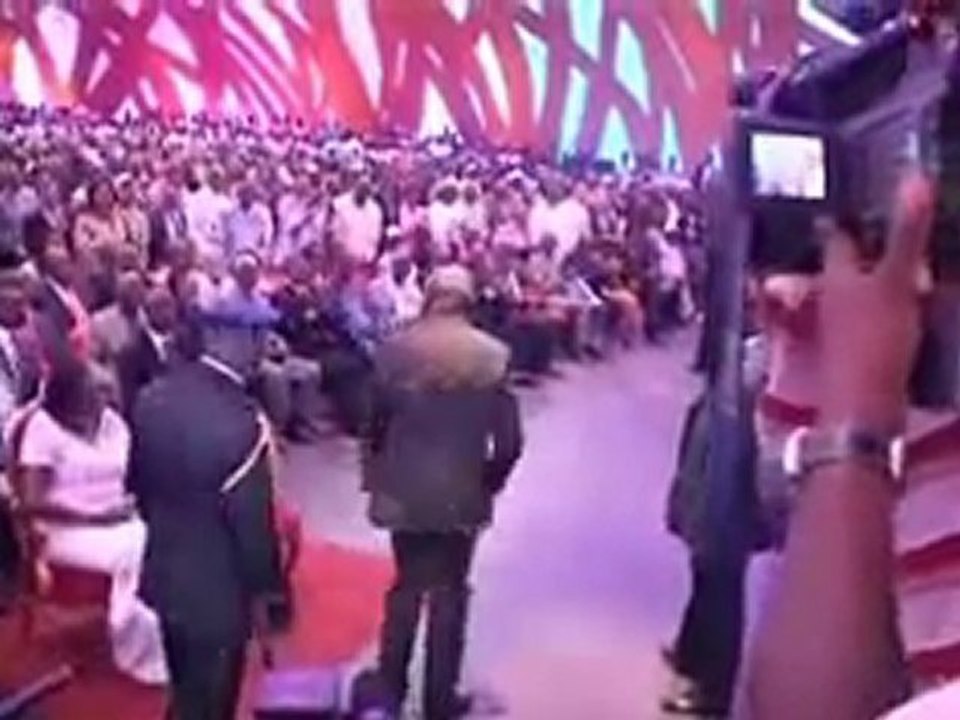 Laurent Gbagbo  - Standing Ovation