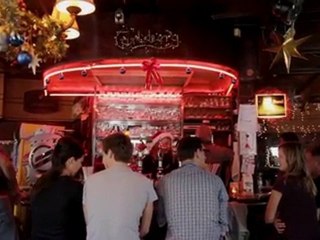 Voorleesmeneer op WC in Café De Kroon