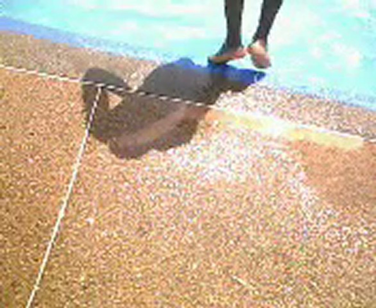 Oumsley a la piscine