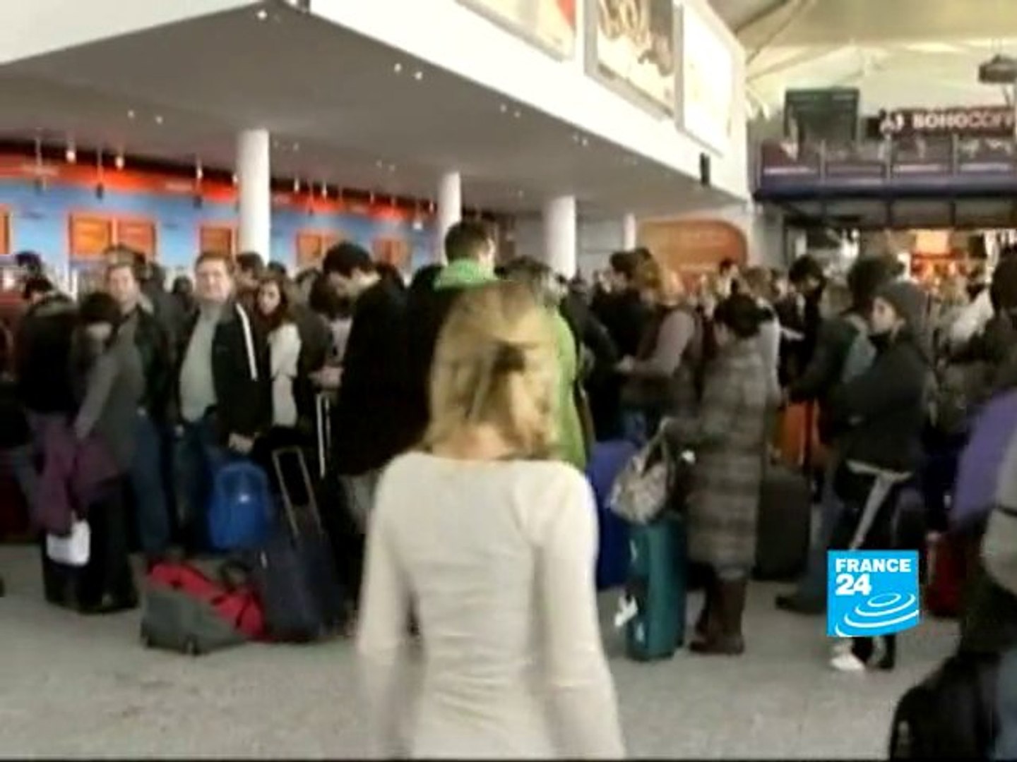 ⁣Snow disrupts Christmas travel plans across Europe