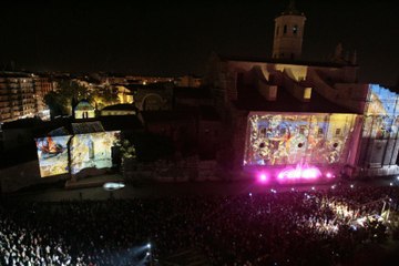 Proyección sobre la fachada de la catedral de Valladolid