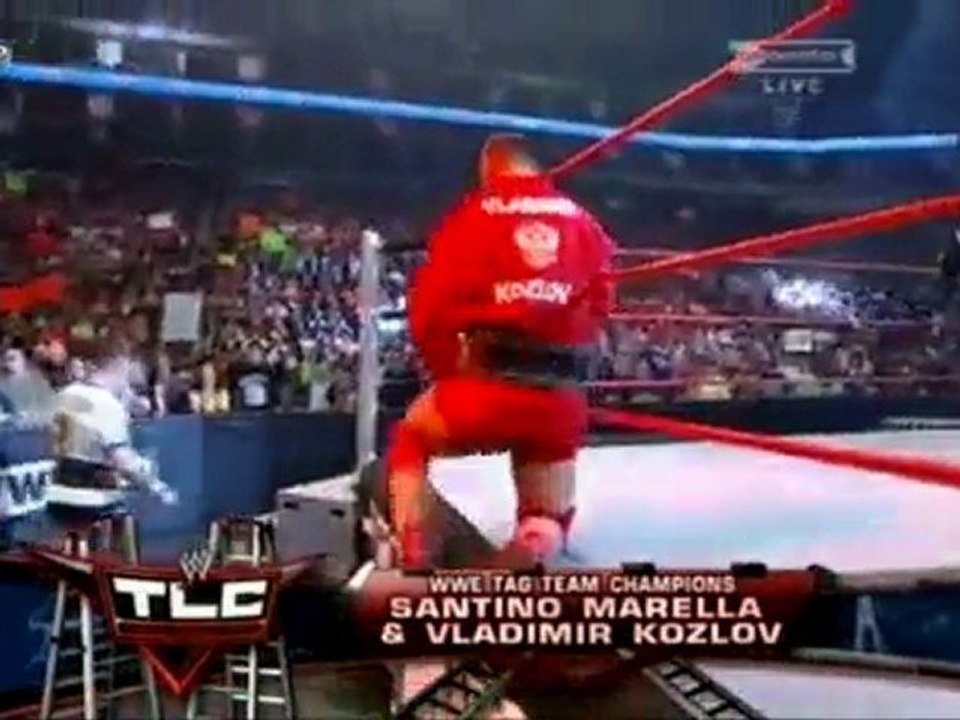 WWE TLC 2010 Part 3/12 (HQ)