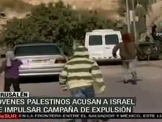 Jóvenes palestinos protestan en Jerusalén del este