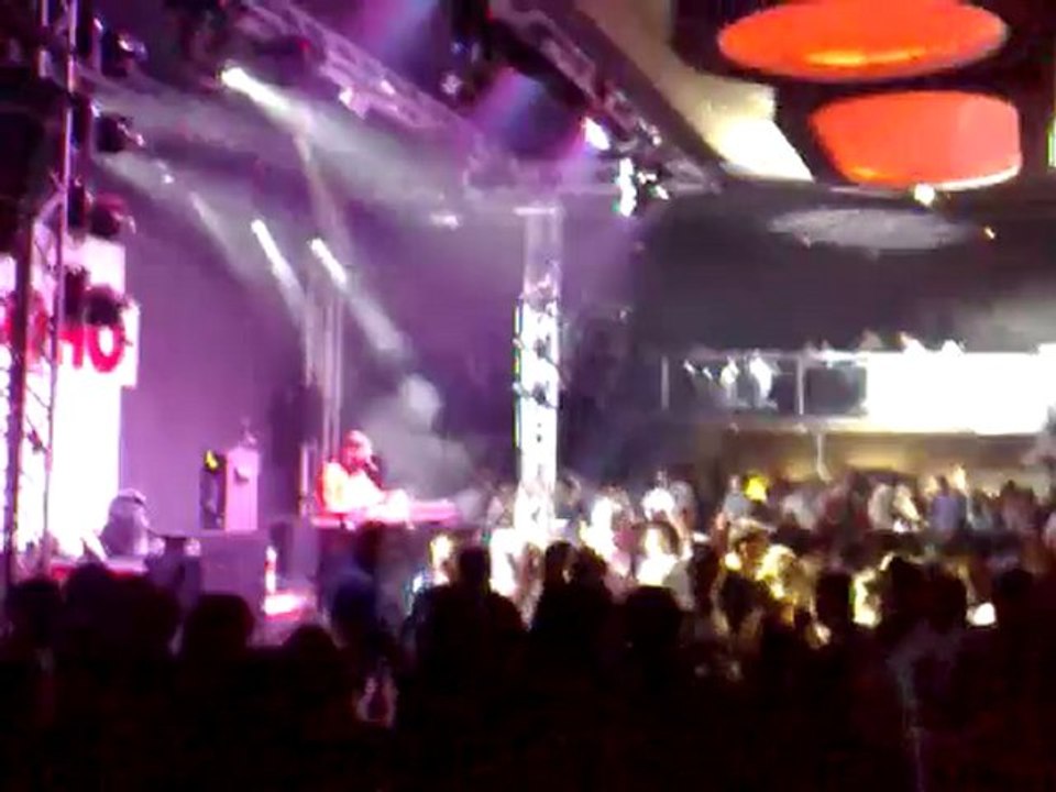 16 Nisan 2010 Tarkan @ Soho Plus Izmir Turkey