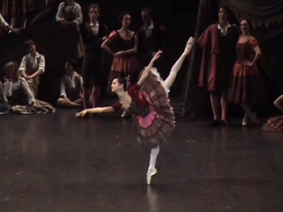Mathilde Froustey Pas de trois Paquita