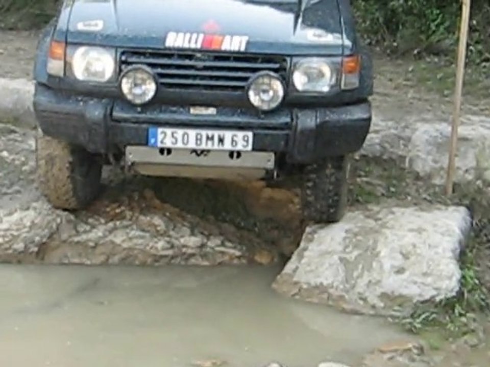 Monique Chaverot Trial du Club Lentilly 4x4 à Montalieu Mitsubishi Pajero 3.0i V6 essence im027 en 2010