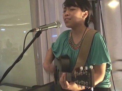 JK sings at Novotel Hong Kong Nathan Road Kowloon - No One