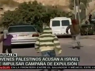 Jóvenes palestinos protestan en Jerusalén del este