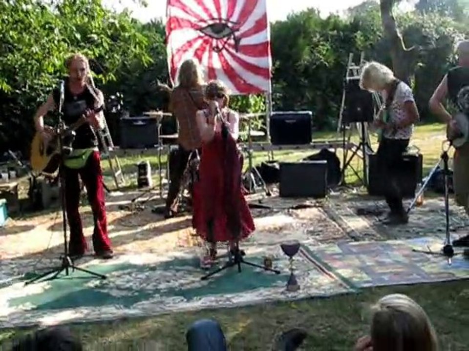 Uncle Meat & the Highway Children - Streets Of Camden Town (