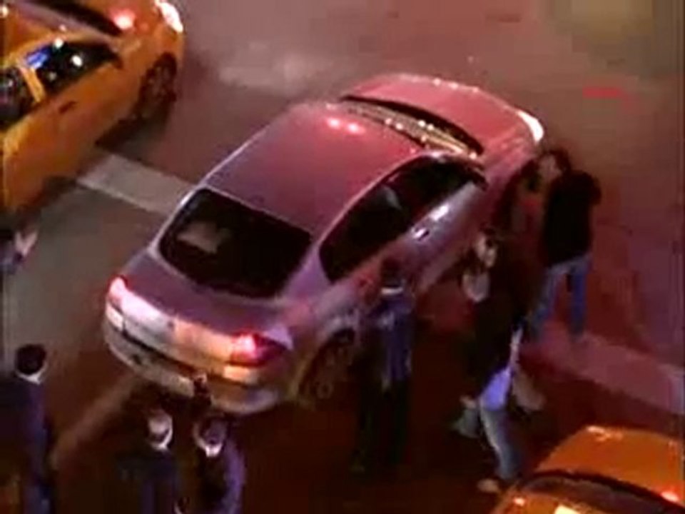 Taksim’de genç kıza taksicidayağı video - Haberyazan.com