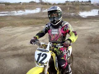motocross dans les vignes