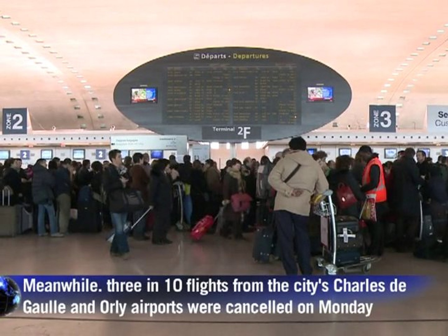 ⁣Snow causes travel chaos across western Europe