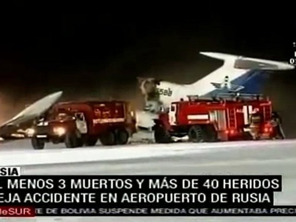 Incendio y explosión de avión deja 3 muertos y 40 heridos en Rusia